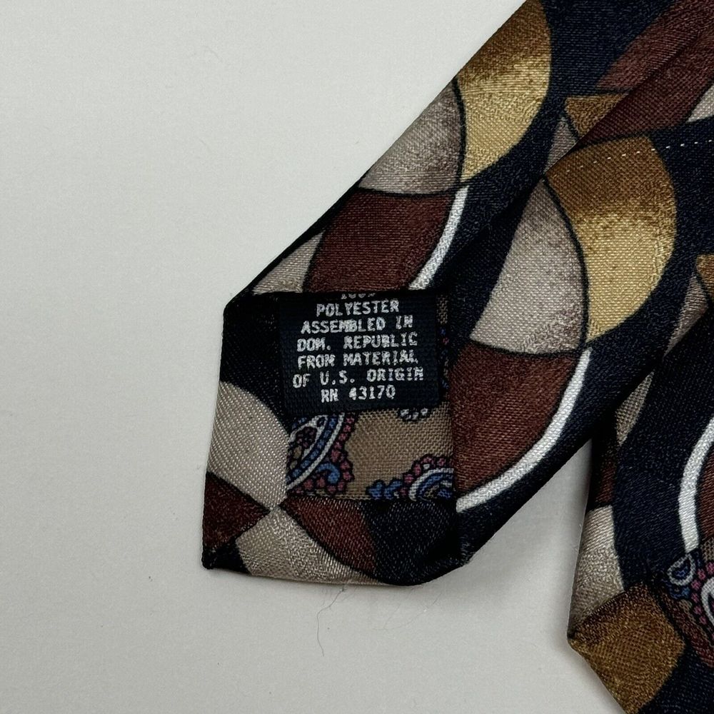 Manhattan‎ Wash N' Wear Black Gold Geometric Polyester Neck Tie L 56 1/2" W 4" - Picture 3 of 4